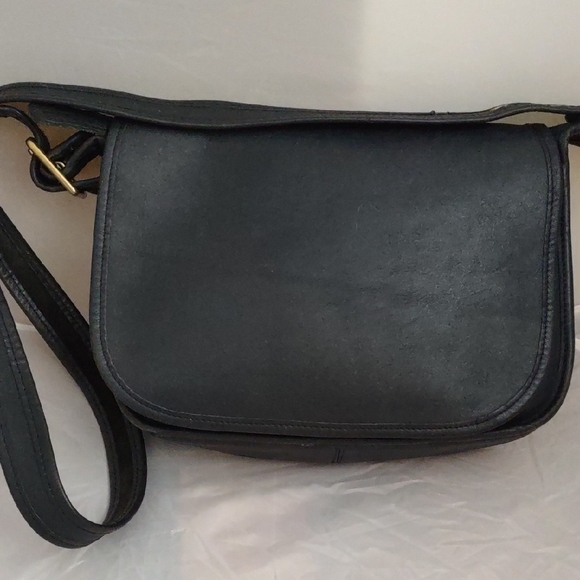 Coach Handbags - Vintage Coach Patricia Legacy Black Leather Crossbody Bag